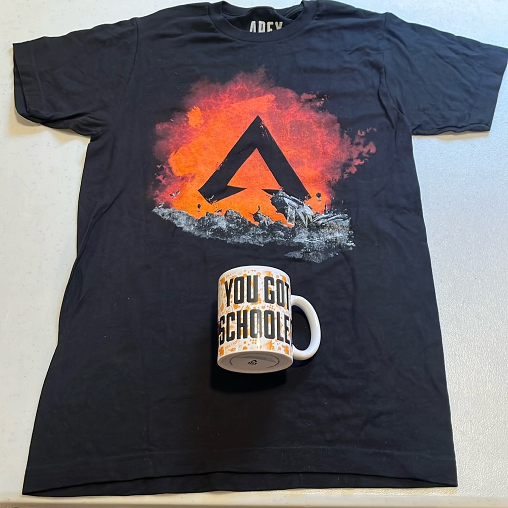 Apex Legends Gamer T-Shirt & Mug Set